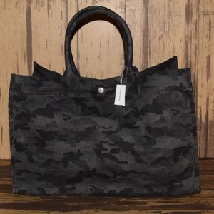 Quilted koala black camo east west